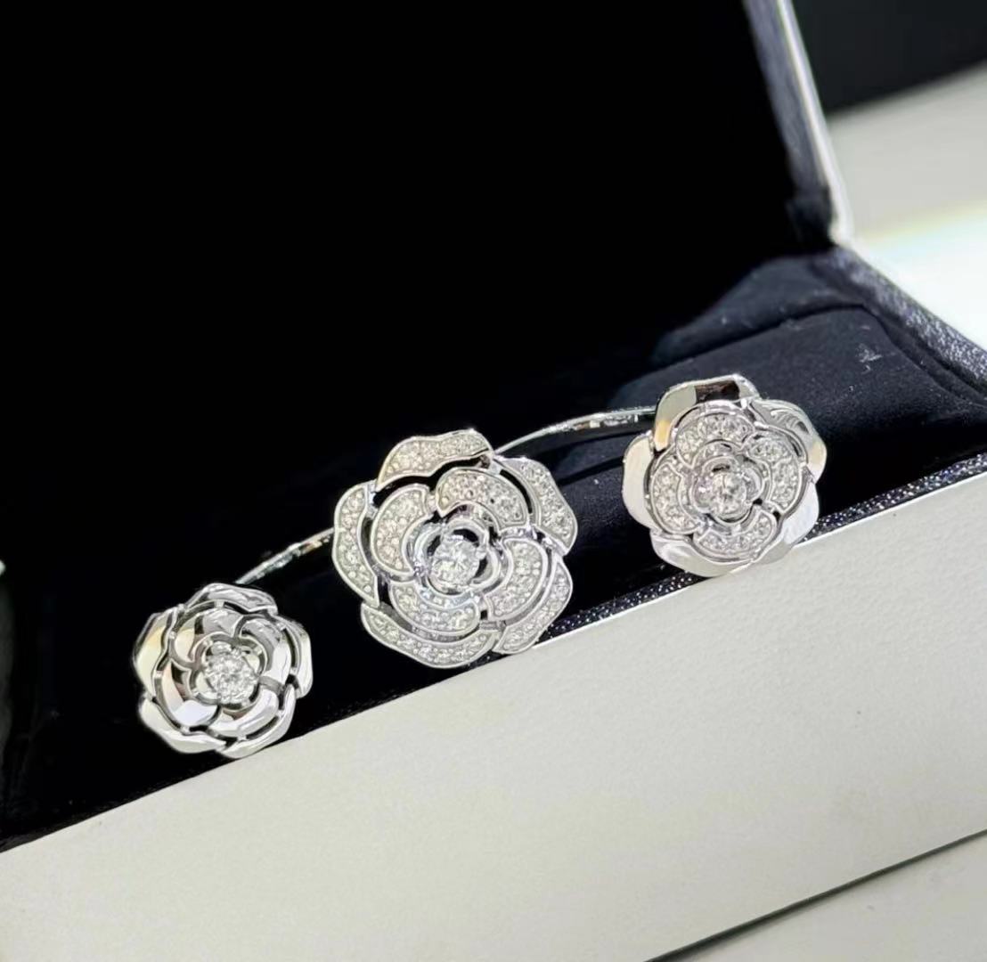 18K  Chanel Extrait De Cam¨¦lia Transformable Ring