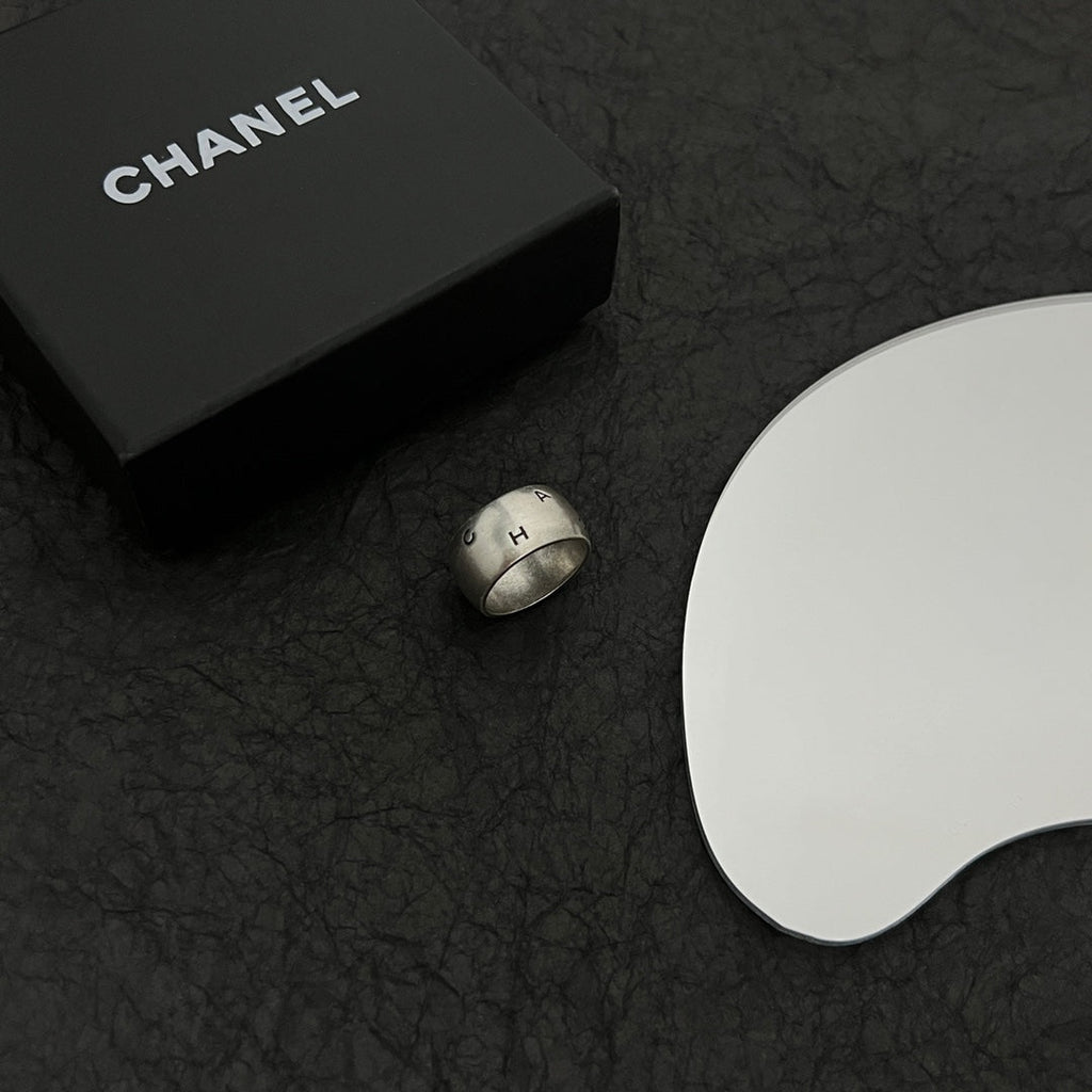 18K  Chanel Vintage Ring