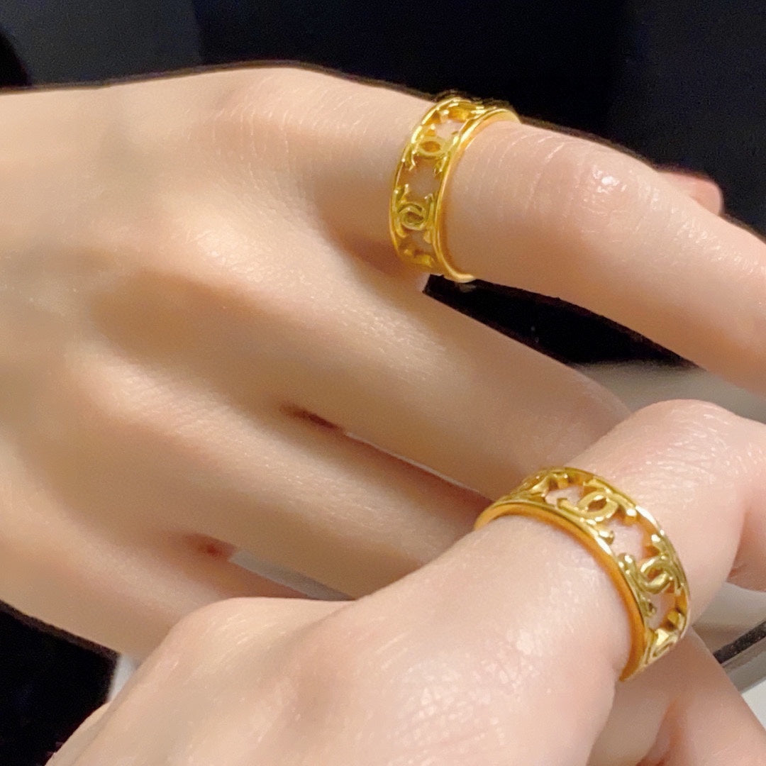 18K  Chanel Vintage Openwork Ring