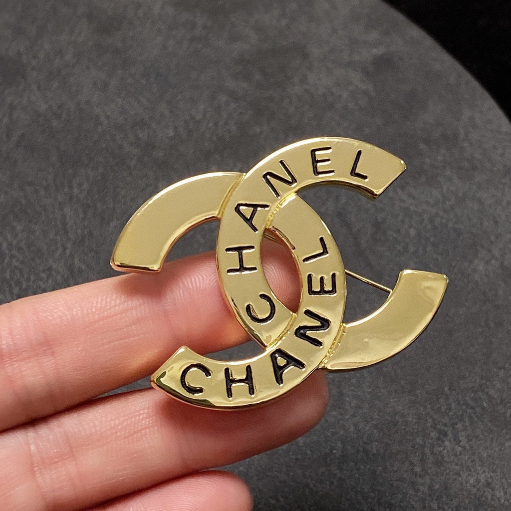 18K  Chanel Script Brooch