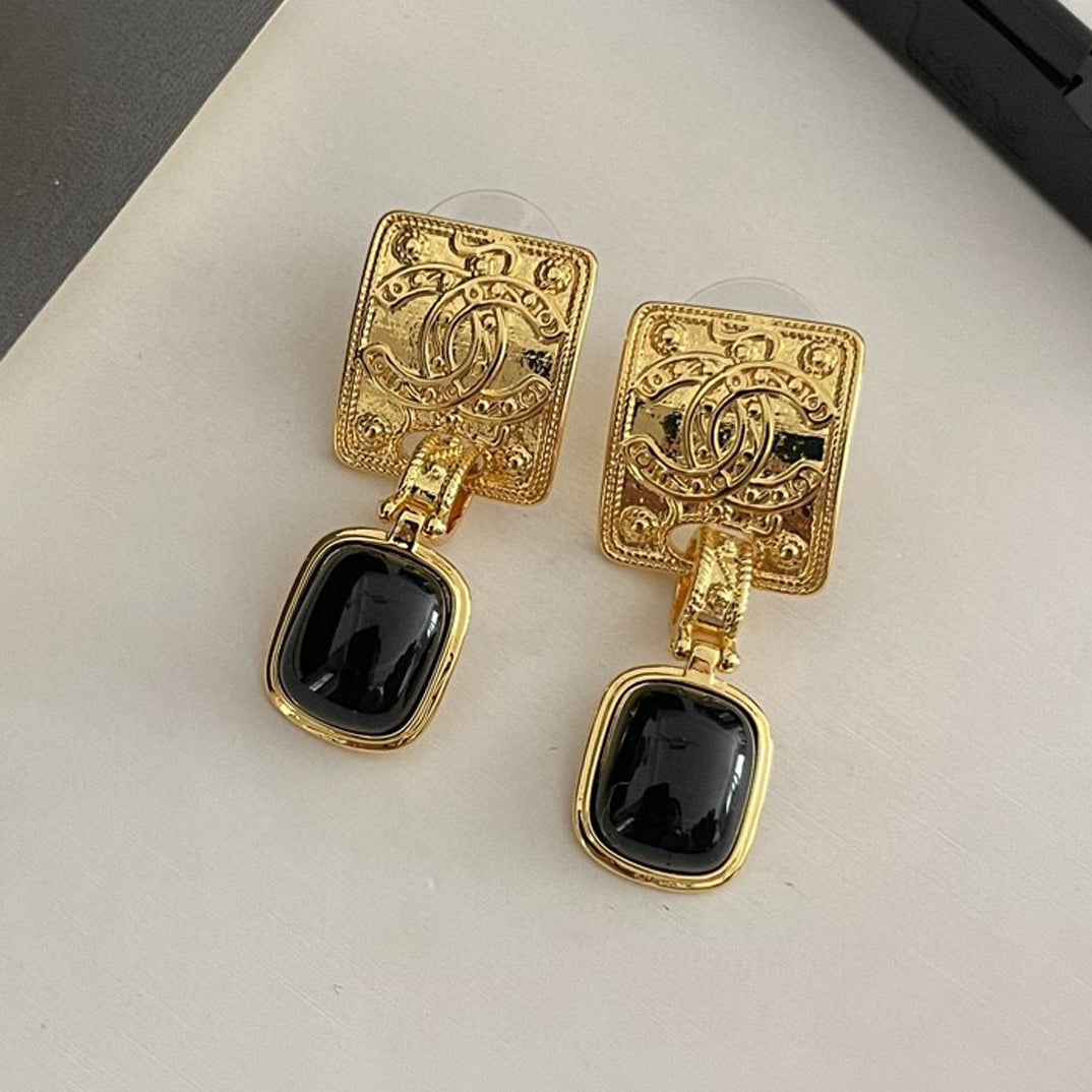 18K  Chanel Black Pearl Earrings