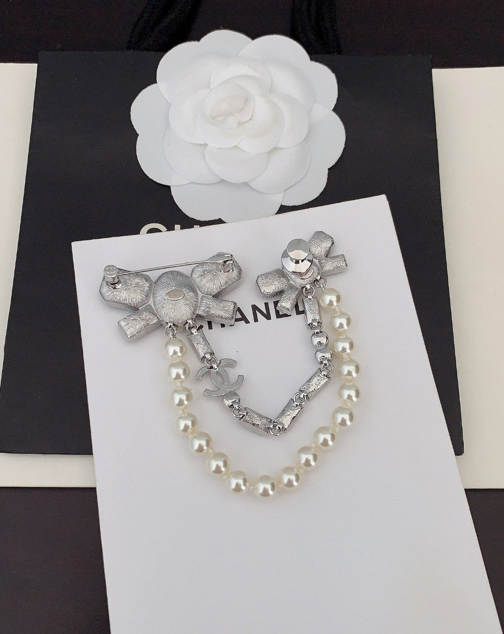 18K  Chanel Black Bow Pearls Brooch