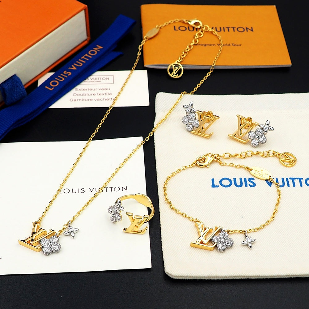 18K Louis Vuitton Gram Ring