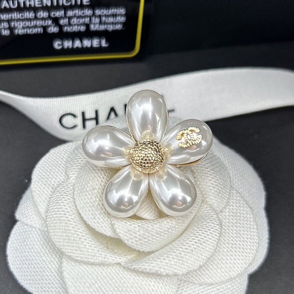18K  Chanel Pearls Brooch
