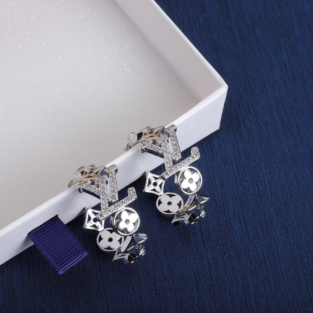 18K Louis Vuitton Script Diamonds Earrings