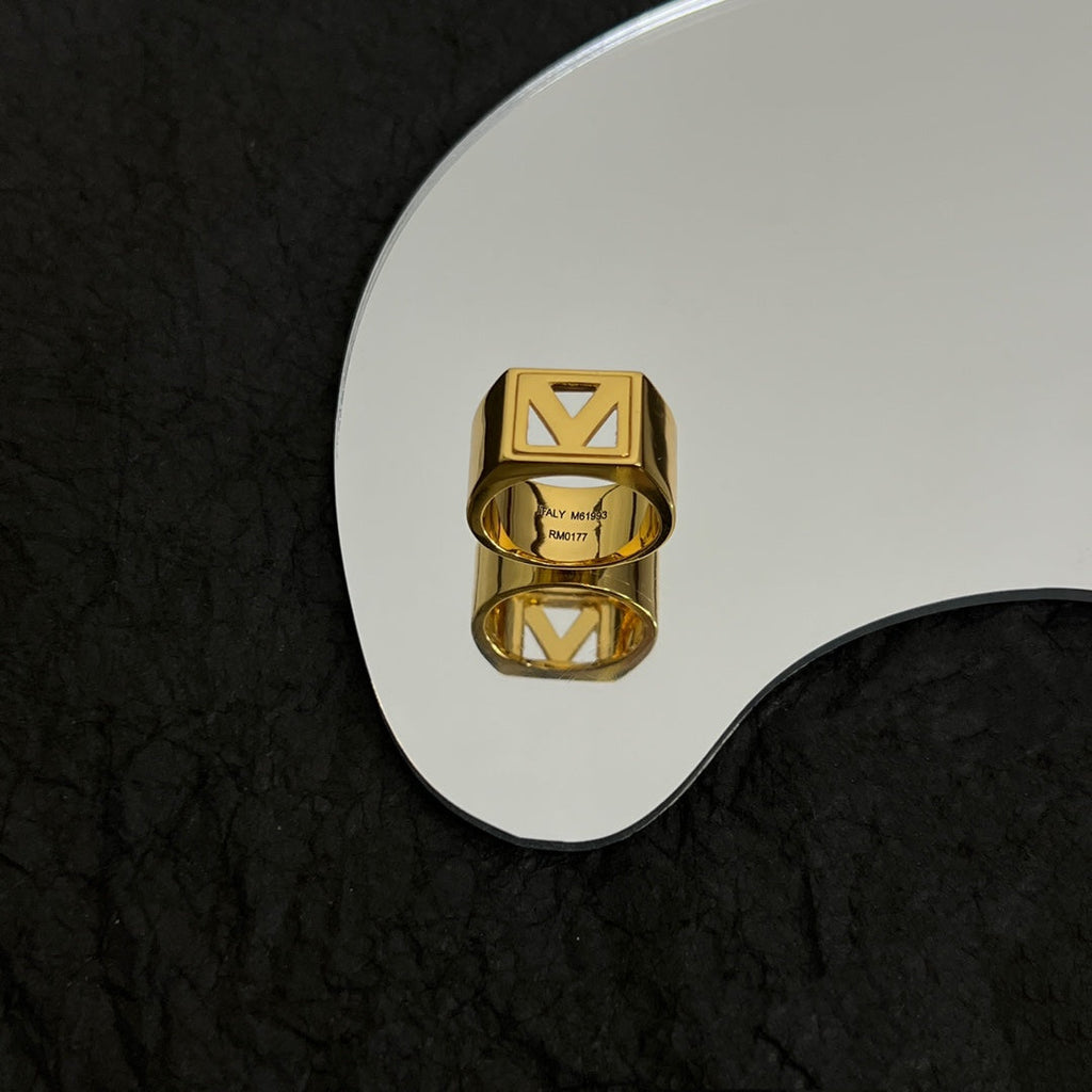 18K Louis Vuitton Vintage Ring