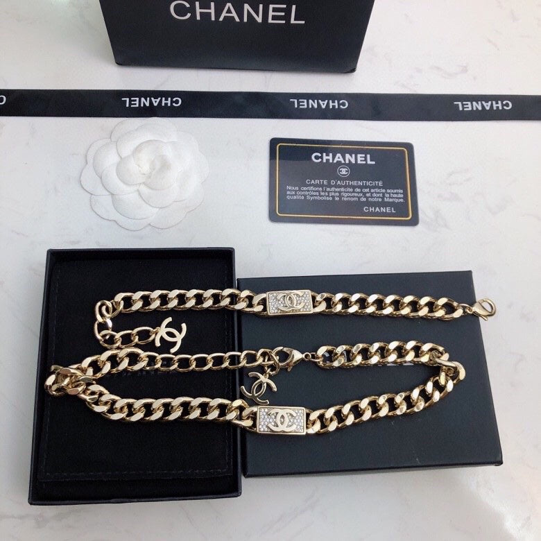18K  Chanel Diamonds Chain Necklace