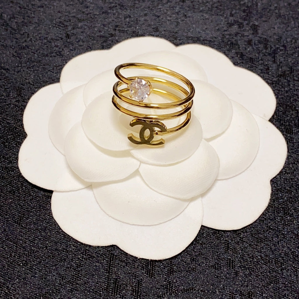 18K  Chanel Vintage Pearl Ring