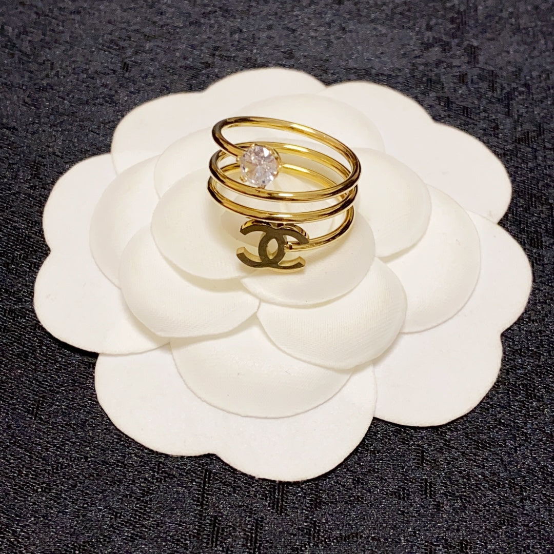 18K  Chanel Vintage Pearl Ring