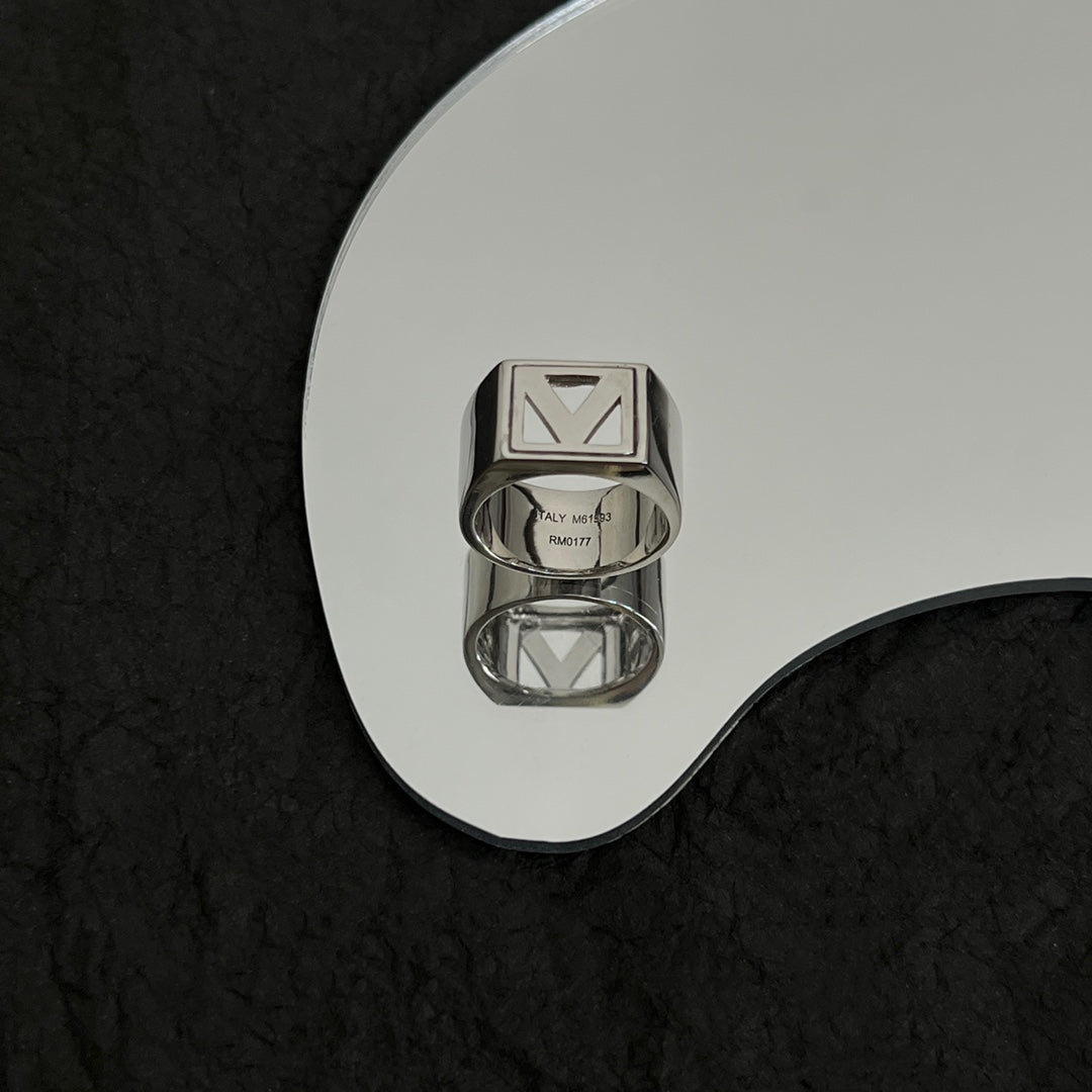 18K Louis Vuitton Vintage Ring