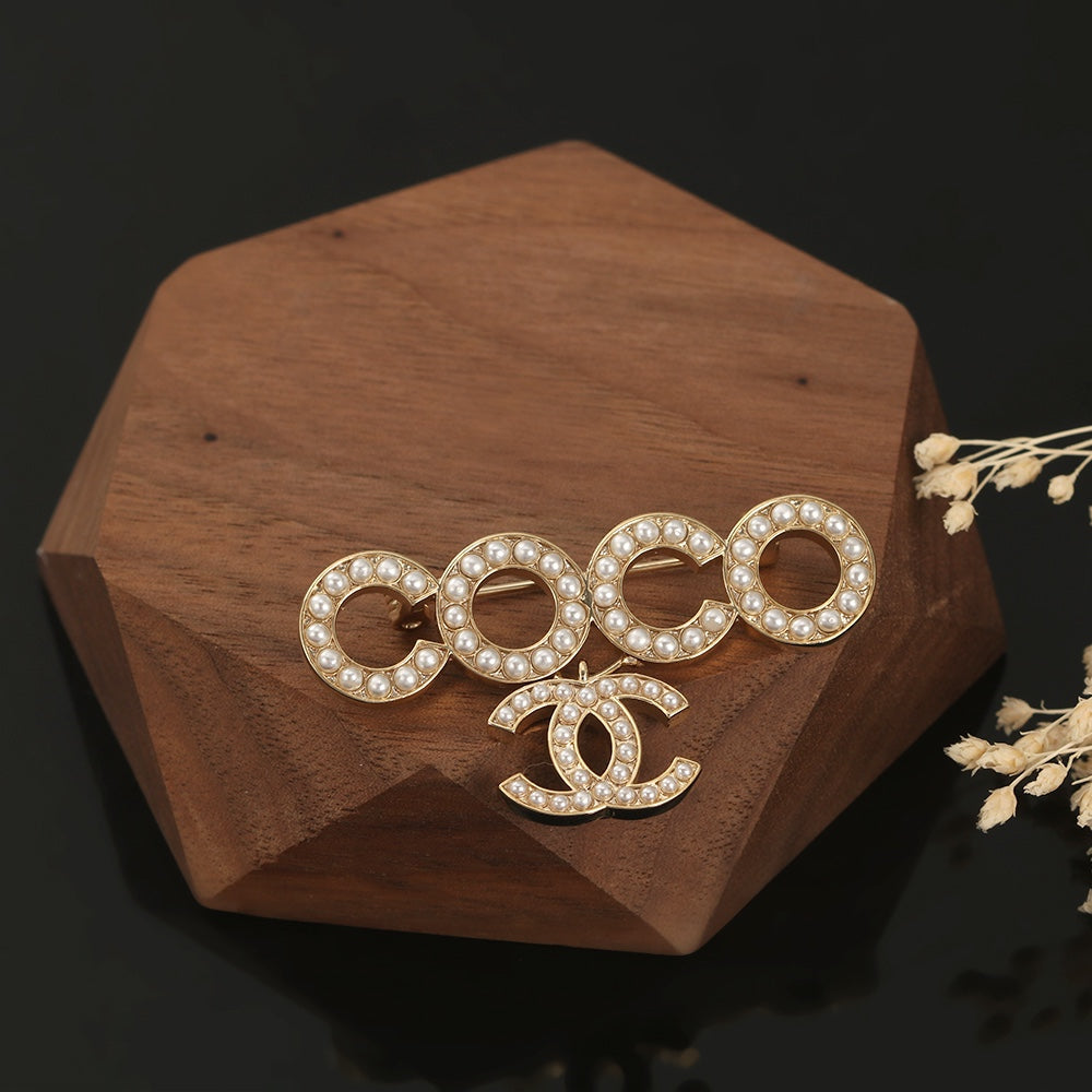 18K  Chanel Coco Crush Pearls Brooch
