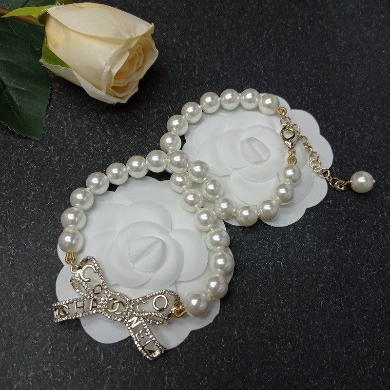 18K  Chanel Bow Pearl Necklace