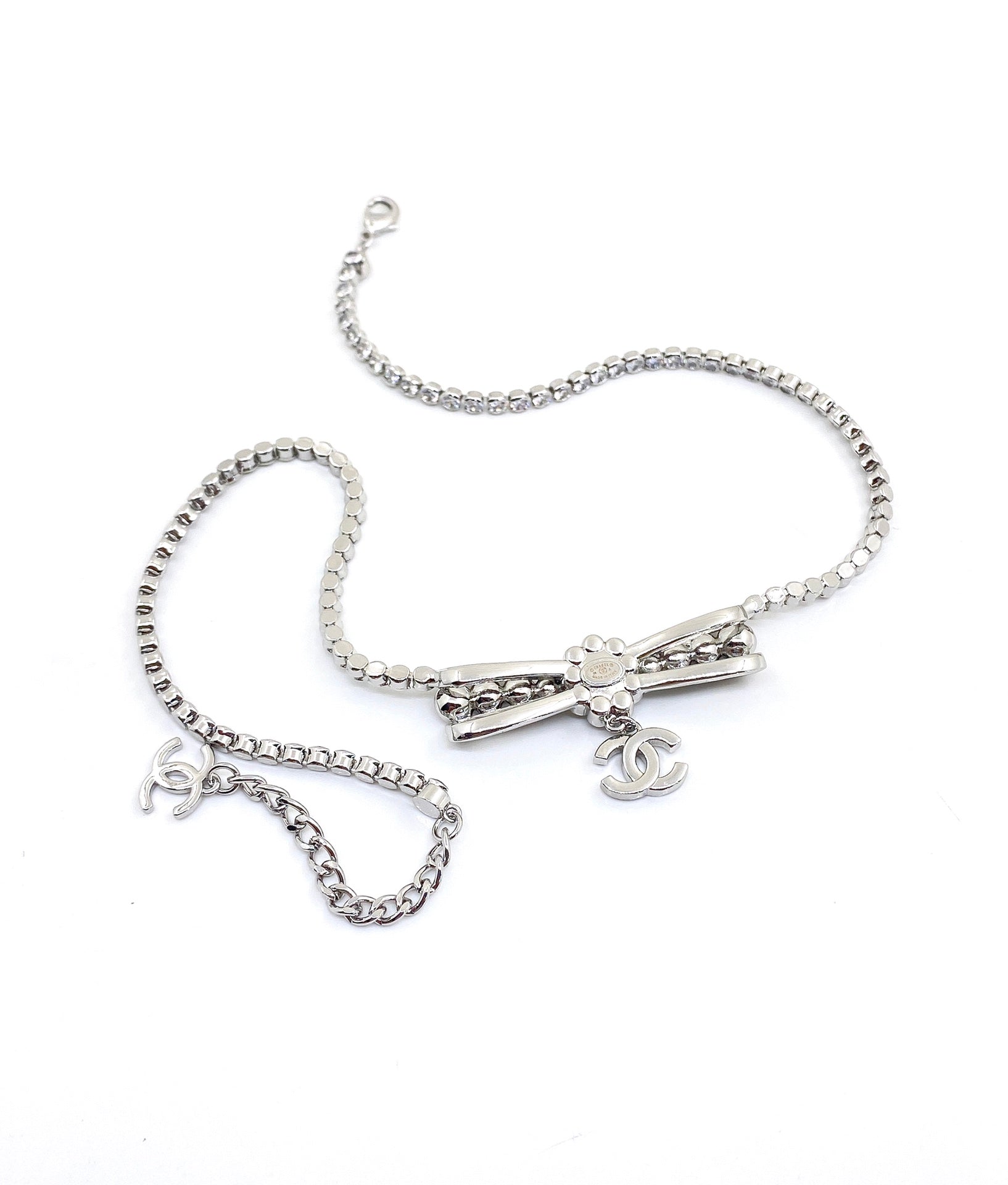 18K  Chanel Diamonds Bow Tie Necklace