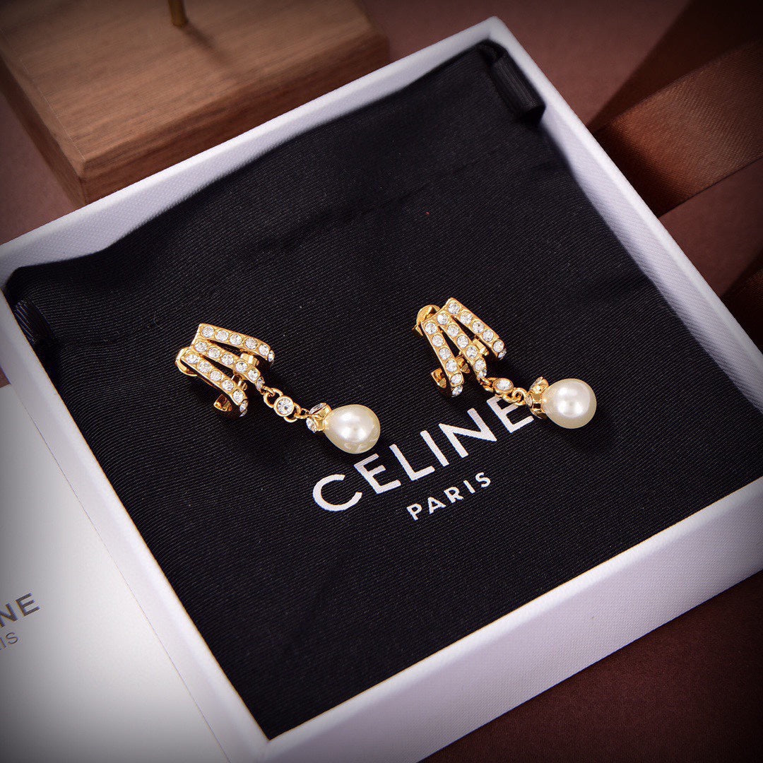 18K Celine Vintage Pearls Earrings