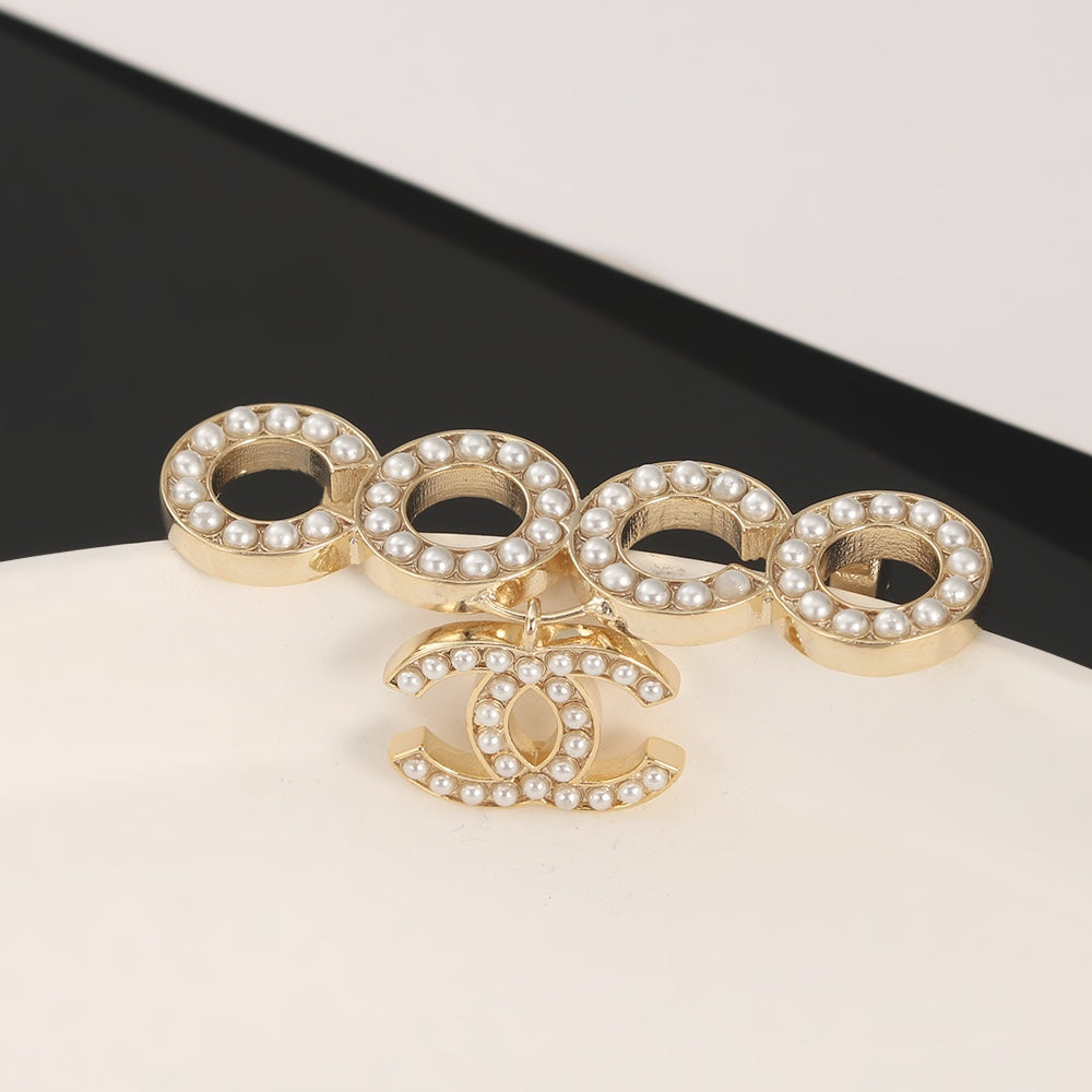 18K  Chanel Coco Crush Pearls Brooch