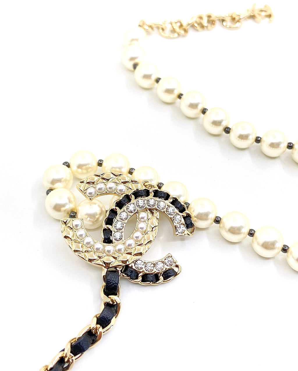 18K  Chanel Leather Pearls Necklace