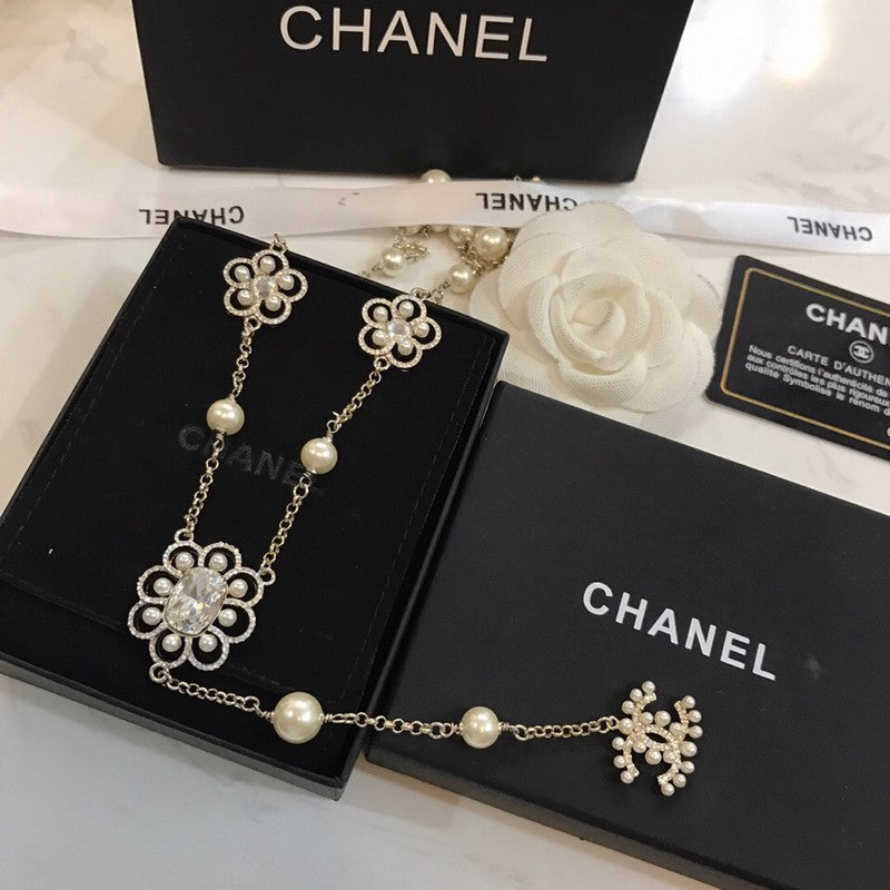 18K  Chanel Flowers Pearl Long Necklace