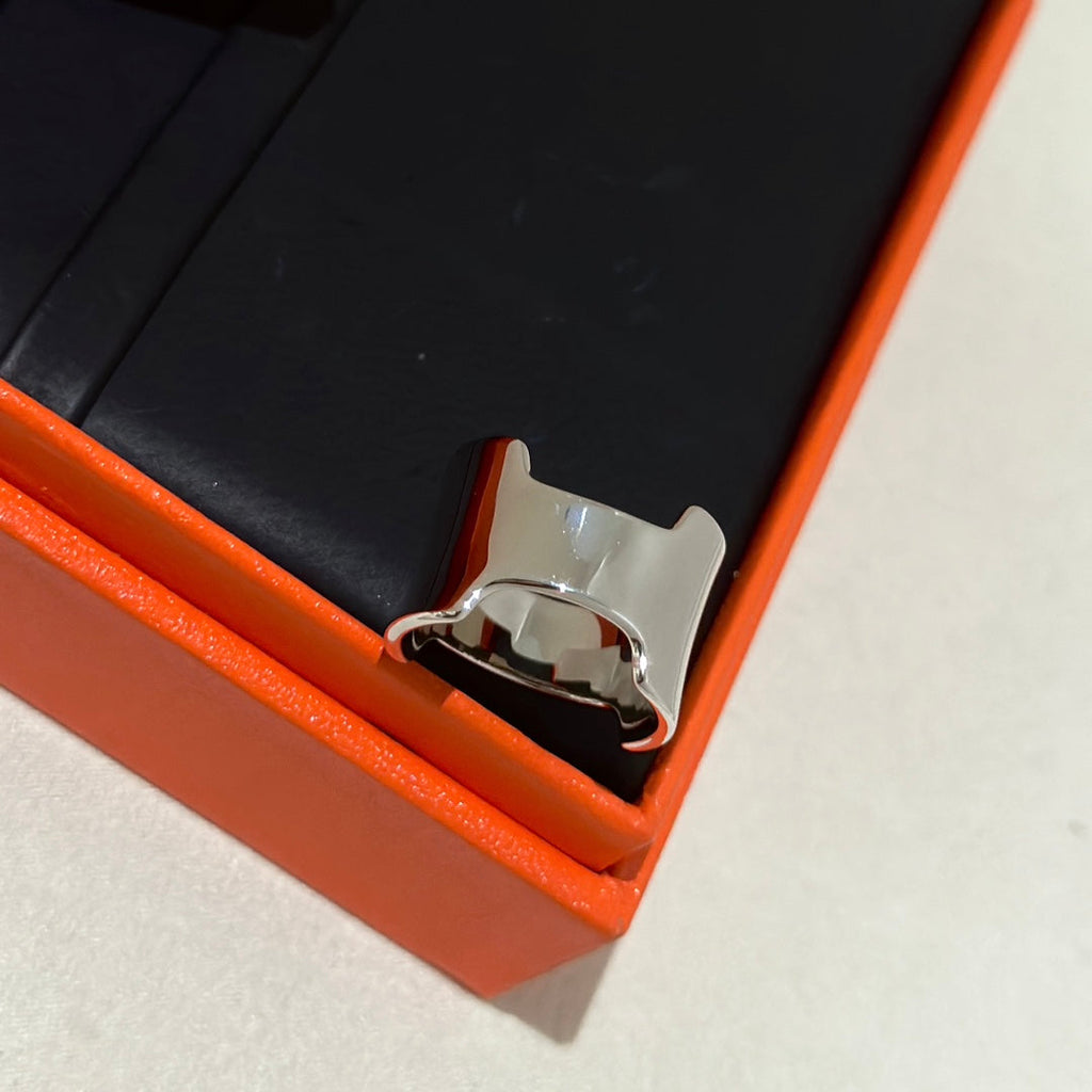 18K Amazone Large Hermes Ring