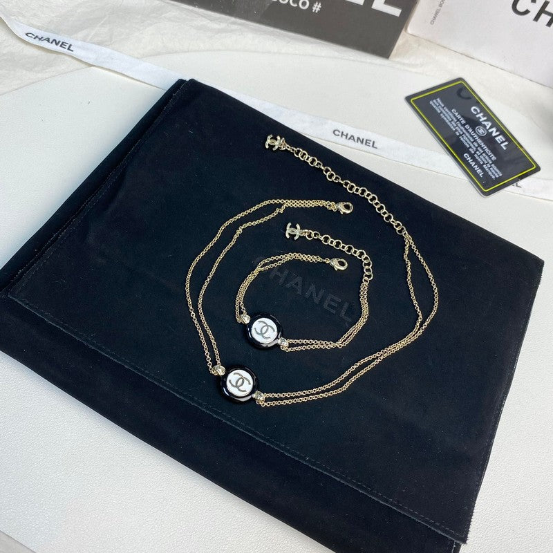 18K  Chanel Chain Choker Necklace